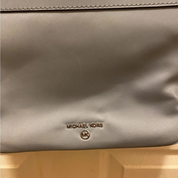 Michael Kors Jet Set Large Charm Flat Crossbody EUC!! - Picture 3 of 15